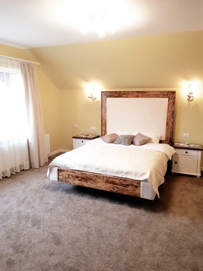 Apulum Gardens Hotel Алба Юлия Екстериор снимка